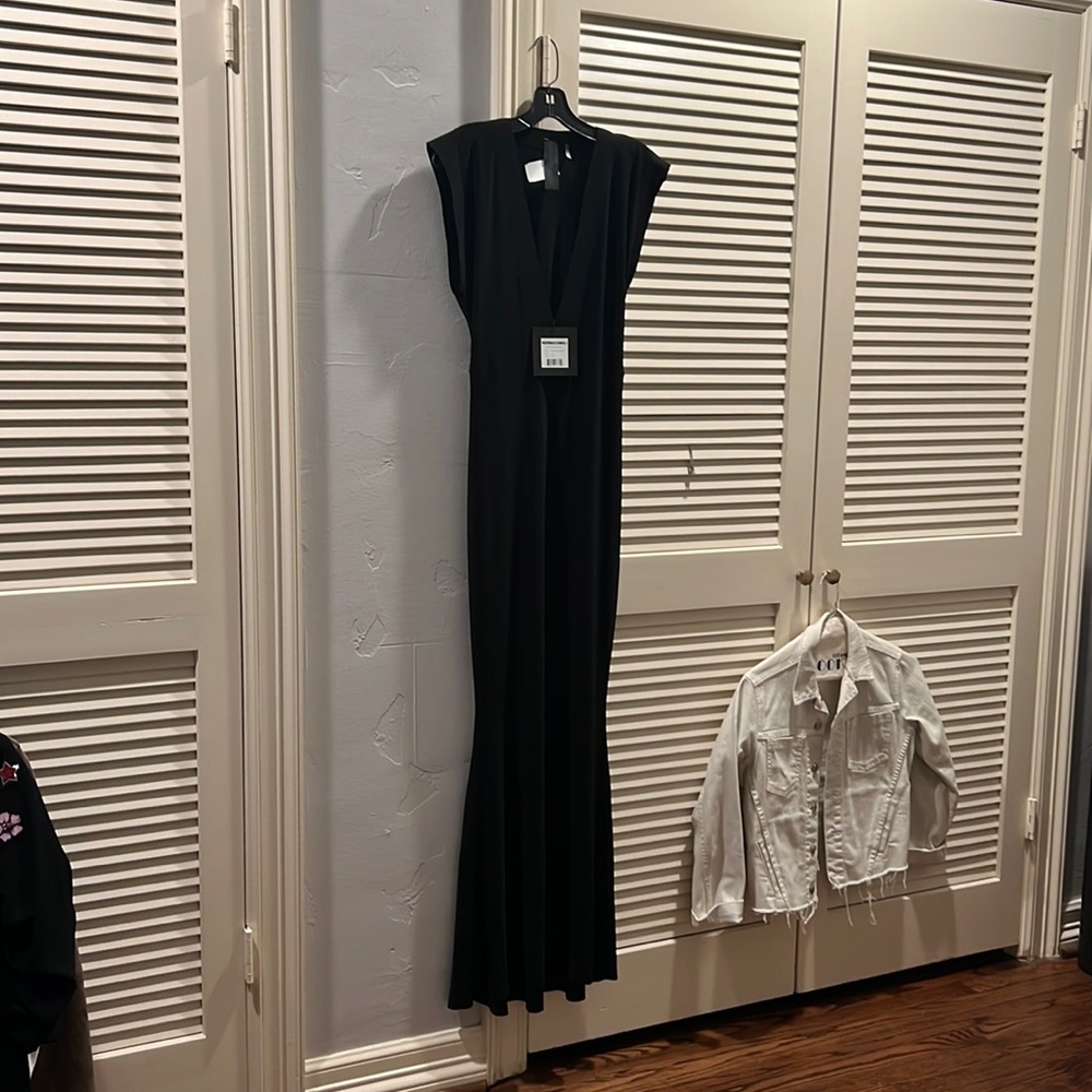 Norma Kamali V Neck Rectangle Gown in Black